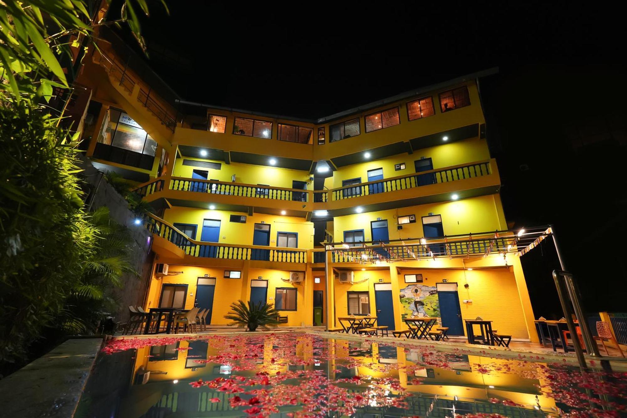 Shalom Backpackers Rishikesh Hostel Exterior photo
