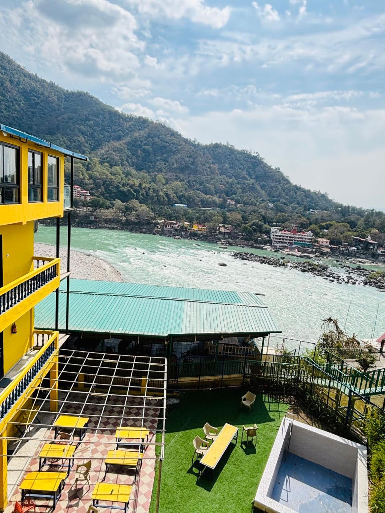 Shalom Backpackers Rishikesh Hostel Exterior photo